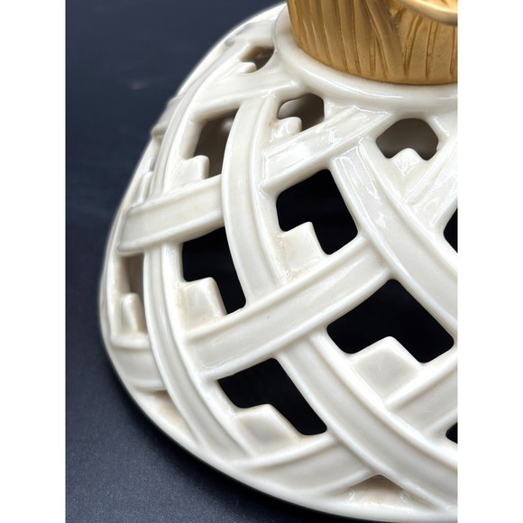 Classic Lenox Pineapple Box for Potpourri Porcelain with Sculptured Latticework - Picture 15 of 16